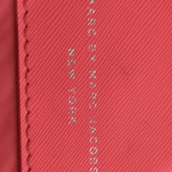 Marc Jacobs Stylish coral poppy crossbody/Shoulder Bag - Picture 3 of 5